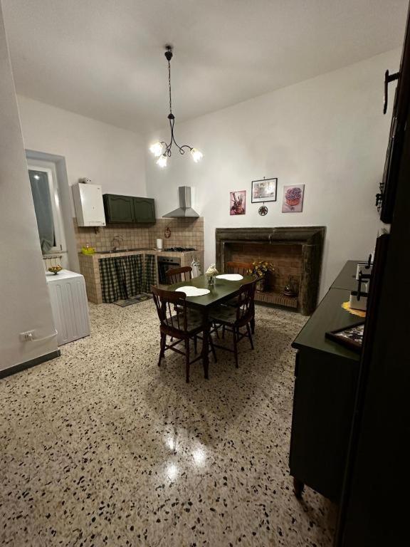 La Casa Sotto Il Castello Apartamento Bracciano  Exterior foto